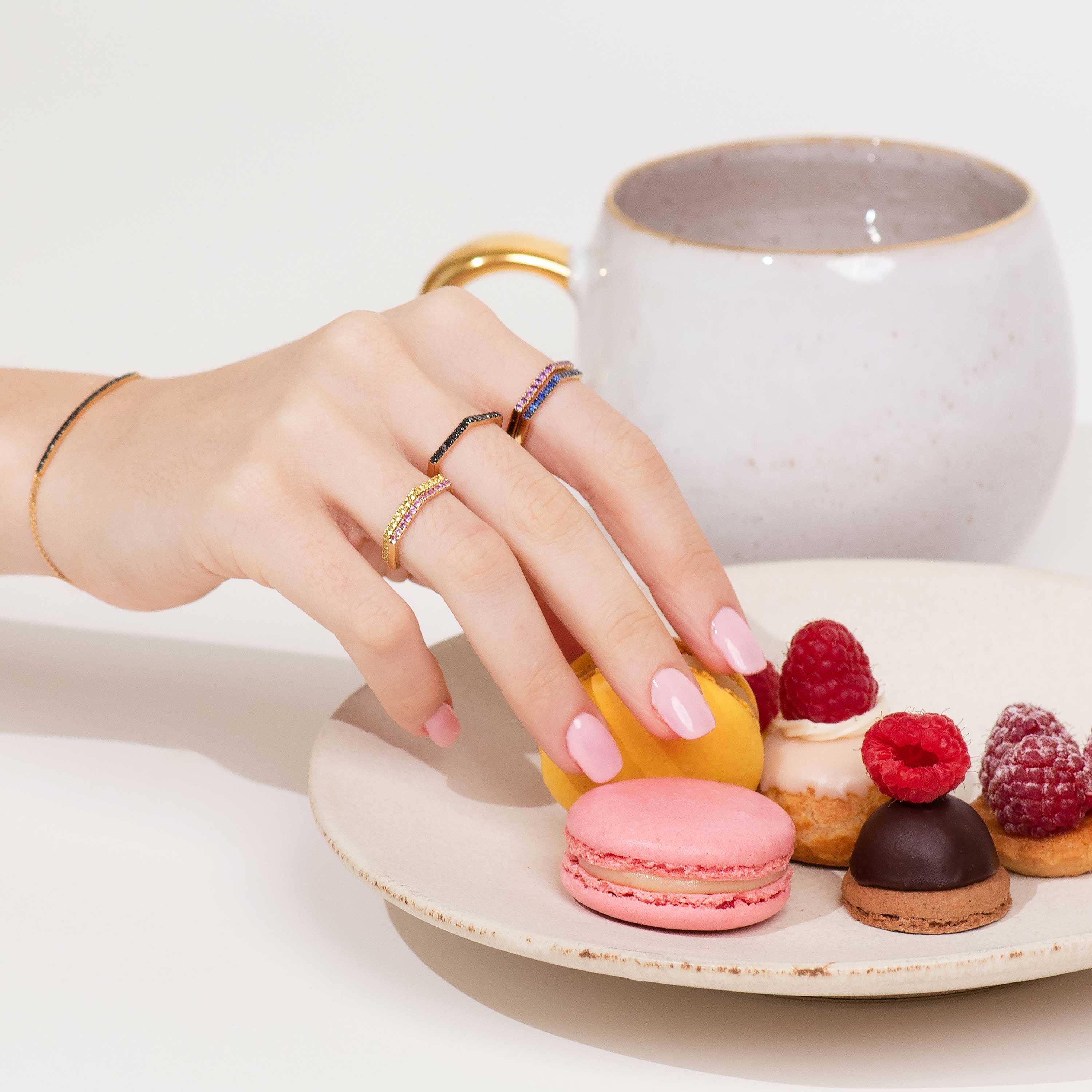 Hexagon Single Row Diamond Ring - الصورة 5