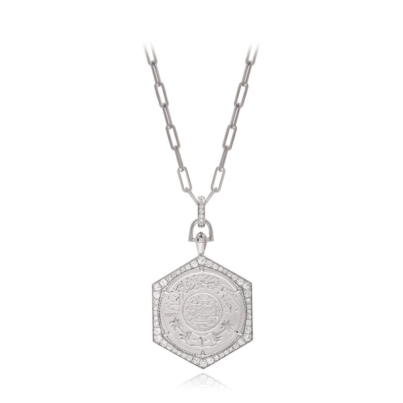 Ginea Necklace in Diamond Frame (Bail & Clasp in Diamonds)