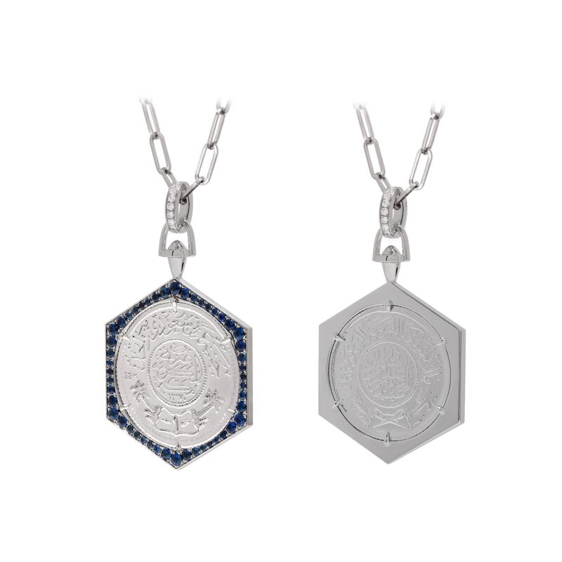 منظر بديل لـ Ginea Necklace in Blue Sapphire Frame (Bail & Clasp in Diamonds)