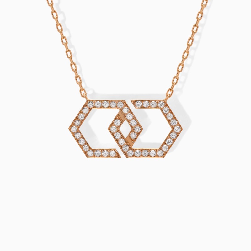 عقد Infinity Large Necklace من Yataghan Jewellery بتصميم ذهبي مُرصّع بالكامل بأحجار لامعة على شكل إنفينيتي وسلسلة حلقات متصلة